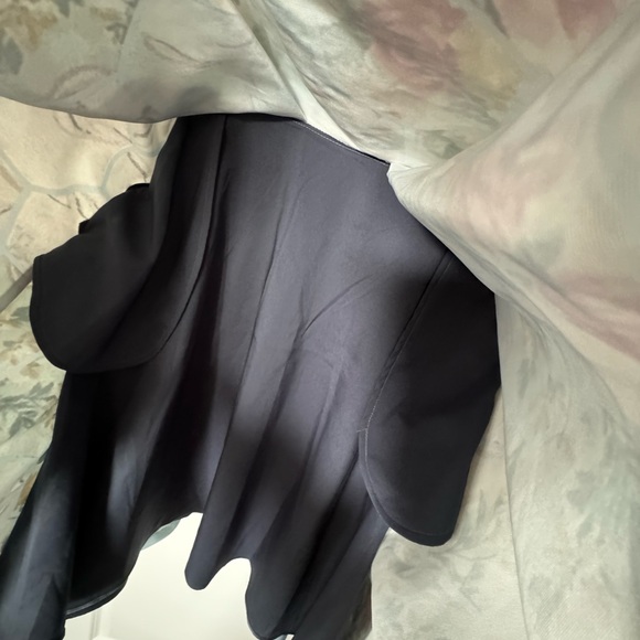 **SOLD** Ted Baker London Size 1 gorgeous dress with side pockets - Picture 3 of 7